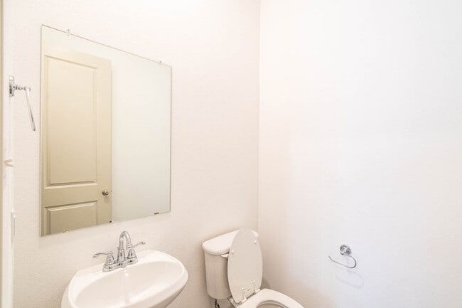 Building Photo - 6151 Blythe Dr