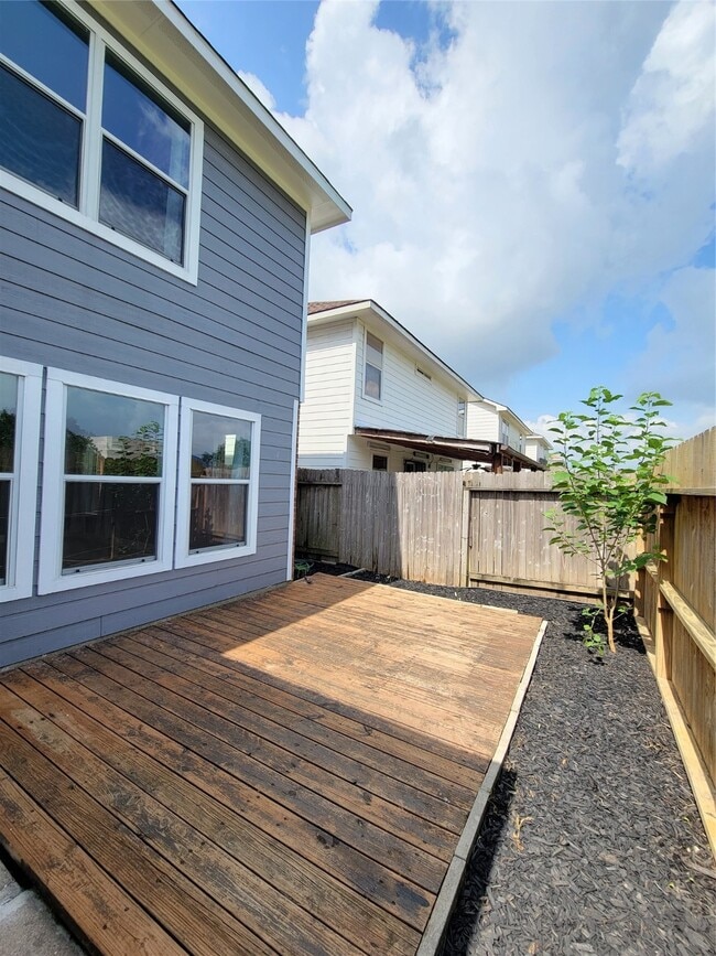 Building Photo - 14130 Beech Glen Dr