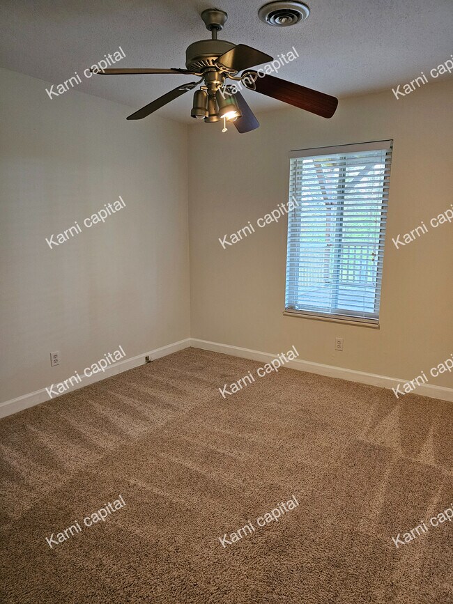 Building Photo - 8709 Olde Colony Trl