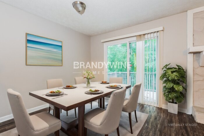 Building Photo - 9347 Forest Knoll Dr