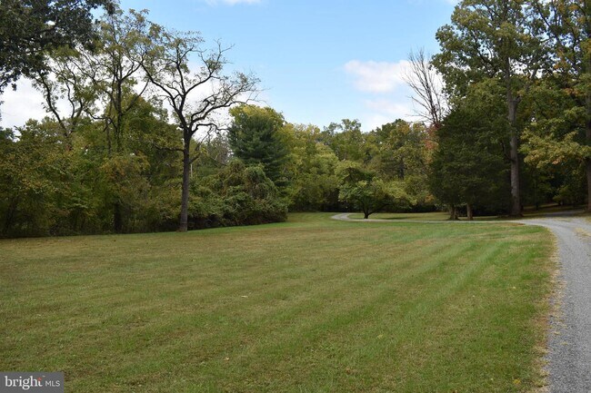 Building Photo - 24580 Linwood Farm Ln