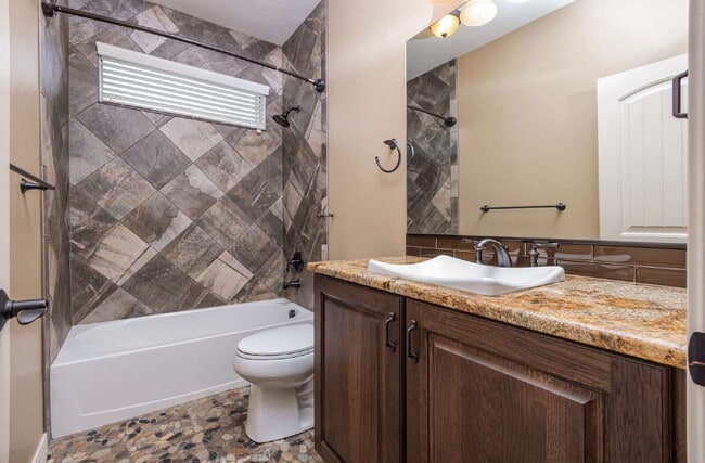 Building Photo - Stunning 3-Bed, 3-Bath Retreat with dedica...