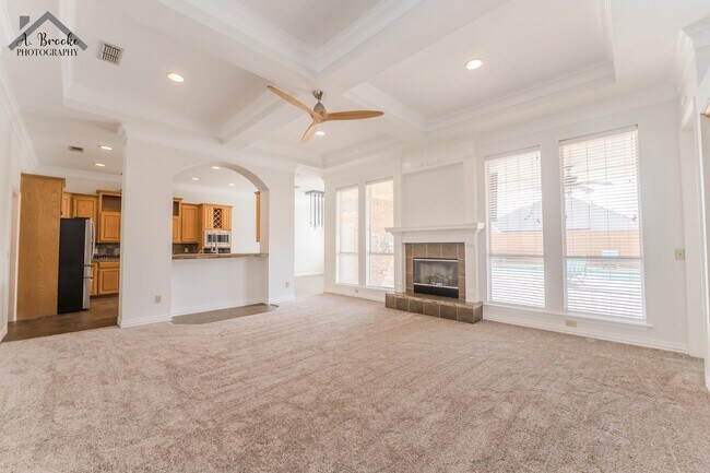 Building Photo - 4937 Silver Crest Dr