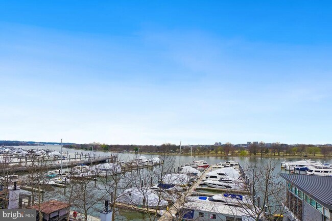 Building Photo - 45 Sutton Square SW