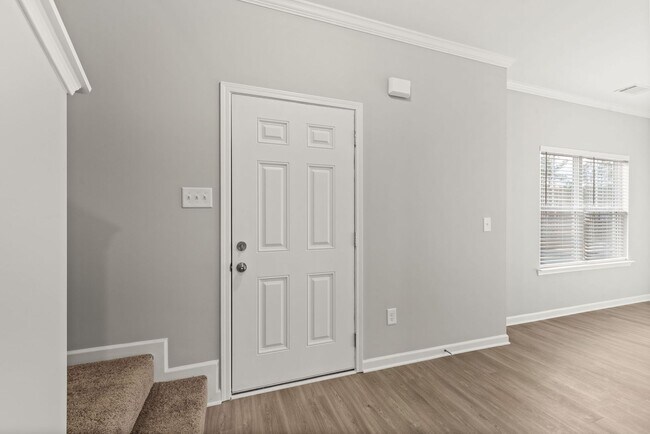 Building Photo - North Paulding High School - 4 bedrooms/2....