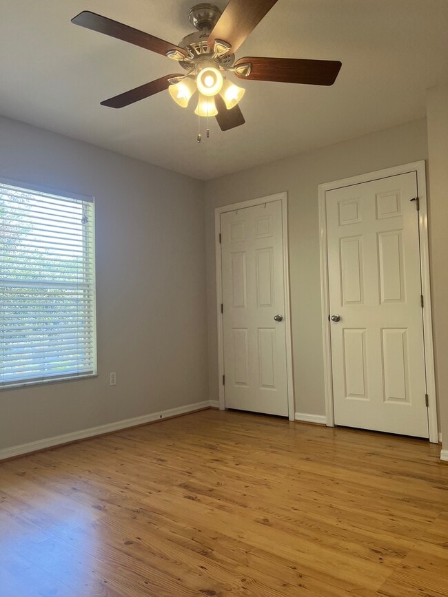 Building Photo - 2636 SW 35th Pl