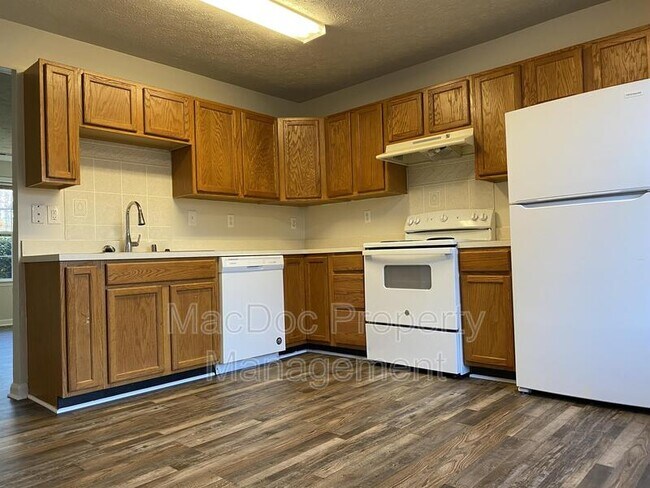 Building Photo - 9609 Coventry Creek Dr