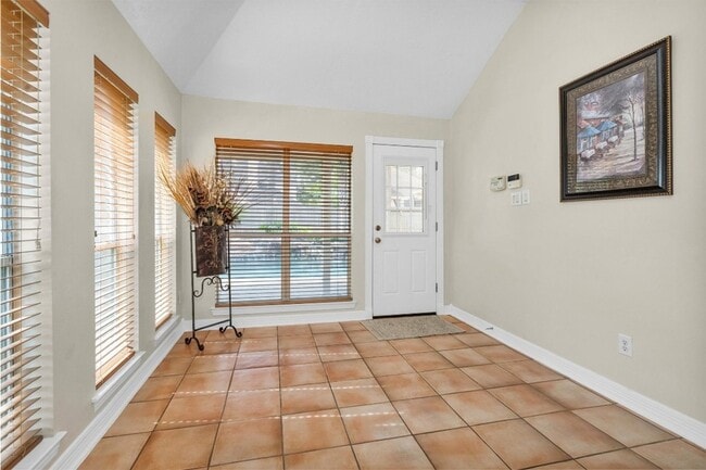 Building Photo - 5307 Summerland Ridge Ct