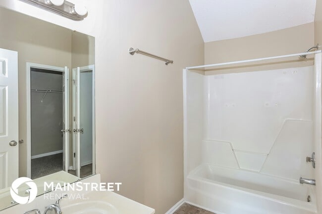 Building Photo - 5803 Bridgeway Dr