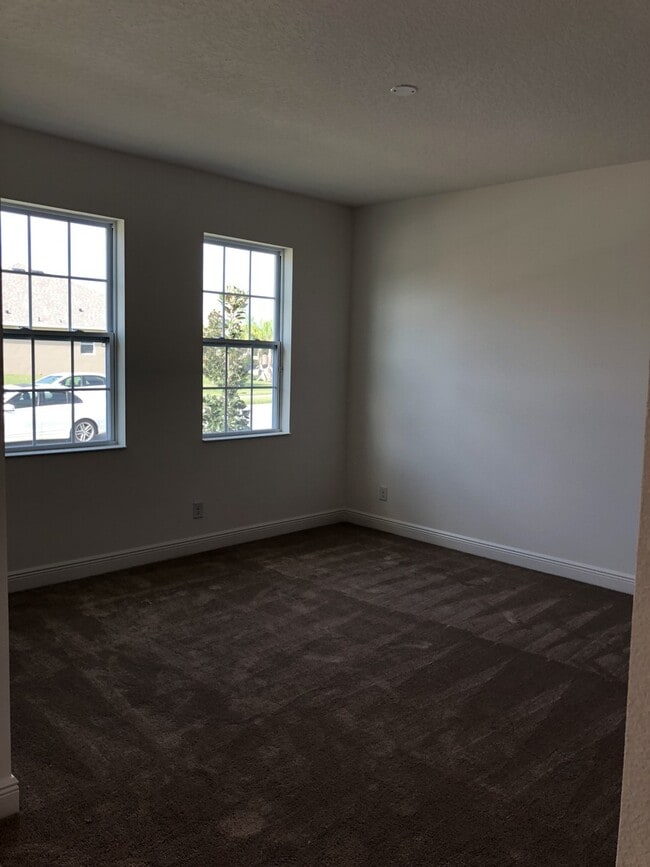 Building Photo - 4 BED HOME LOCATED IN WINTER GARDEN!