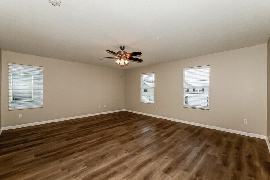 Building Photo - 8042 Grove Berry Way