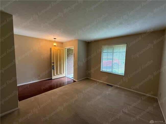 Building Photo - 4418-4420 Edelweiss Dr