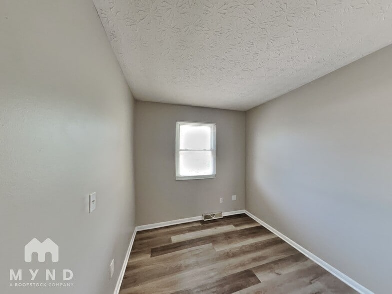 Building Photo - 830 Upwoods Dr