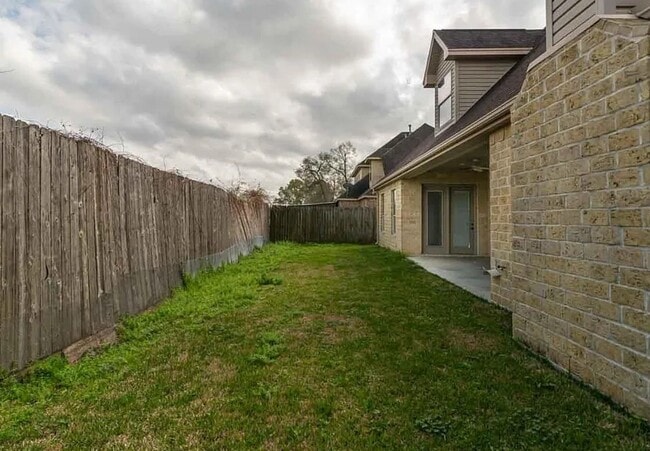 Building Photo - 7 Stonebrook Ct