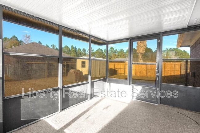 Building Photo - 934 Poppleton Dr
