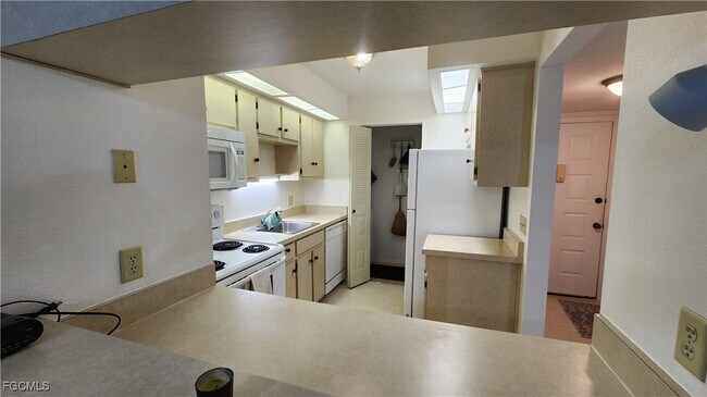 Building Photo - 8151 S Woods Cir
