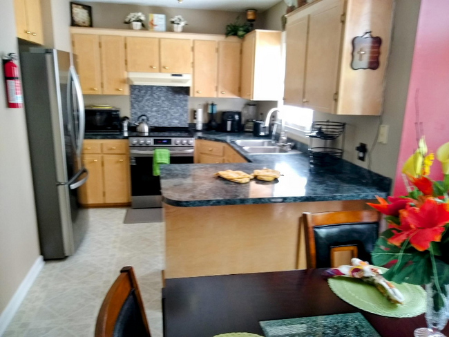 Building Photo - 523 S Mead Dr