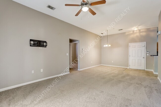 Building Photo - 6788 Manotak Oaks Dr