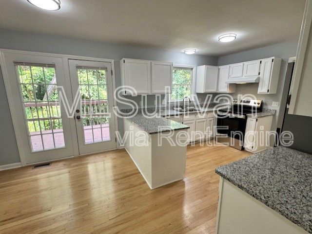 Building Photo - 302 Rushingwater Dr