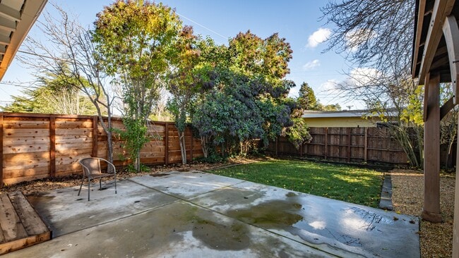 Building Photo - 5 Ormond Ct