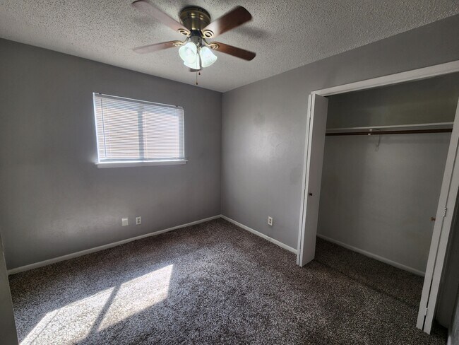 Building Photo - 1807 Janis Dr