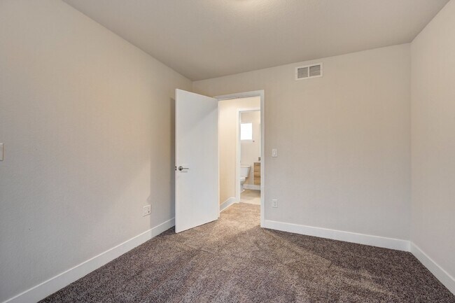 Building Photo - $2,795 - 3 bed, 3.5 bath located in Lakewood with AC, and In Unit Laundry!