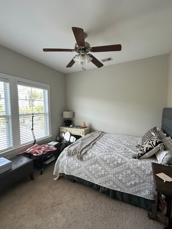 Building Photo - Updated Three Bedroom Townhome in West Ashley