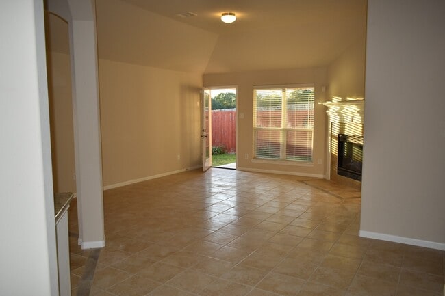 Building Photo - 3526 Lily Ranch Dr