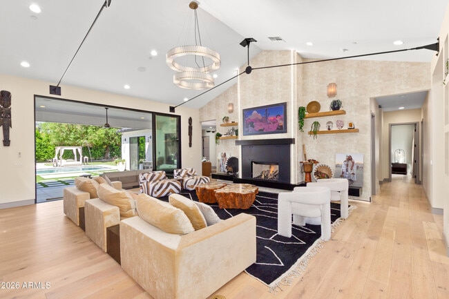 Building Photo - 2912 E Pierson St