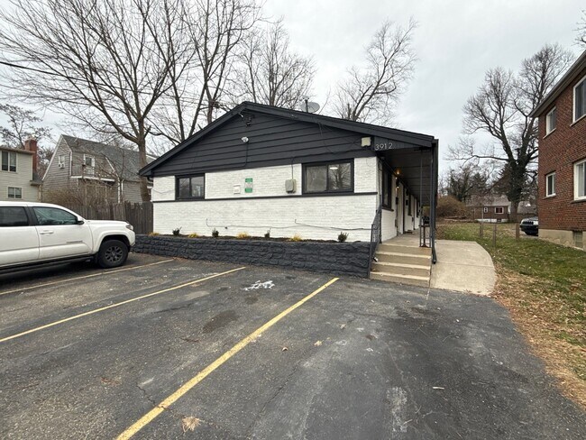 Building Photo - Kirkup Ave