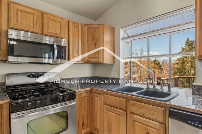 Building Photo - 6590 Montarbor Dr