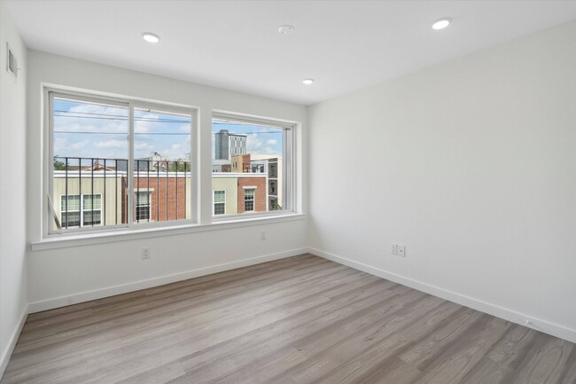 Building Photo - 1338 N 15th St