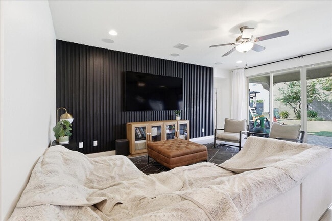 Building Photo - 23022 E Estrella Rd