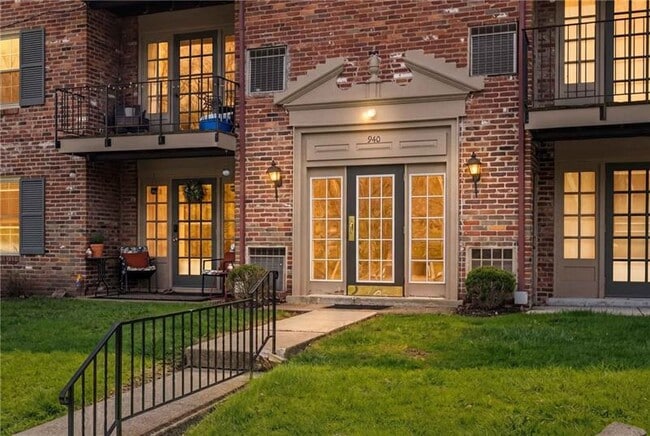 Building Photo - 940 Adam Dr