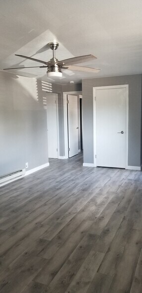 Building Photo - 2218 Cooper Ave