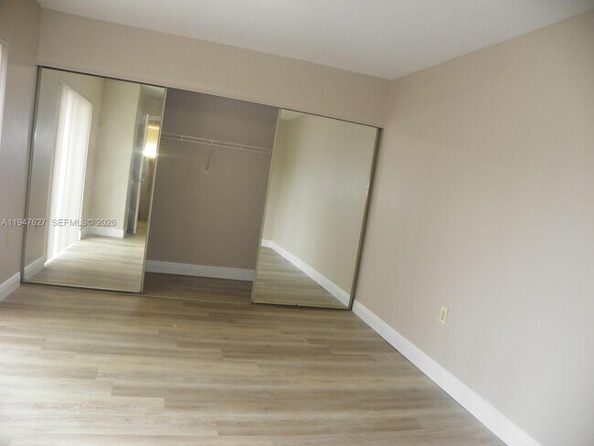 Building Photo - 4083 Forest Hill Dr