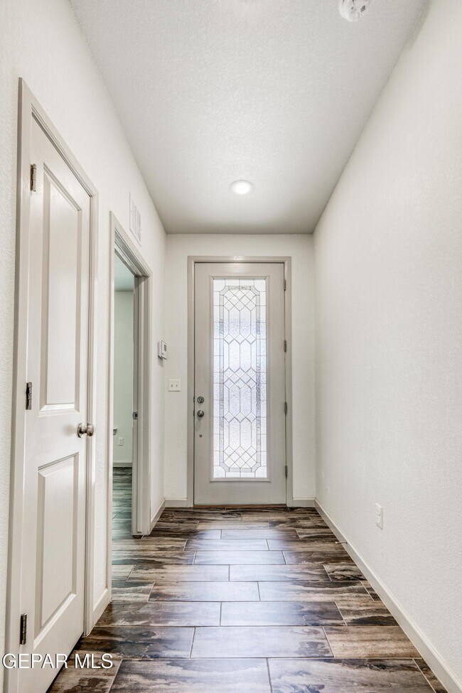Building Photo - 6557 Toivoa Pl