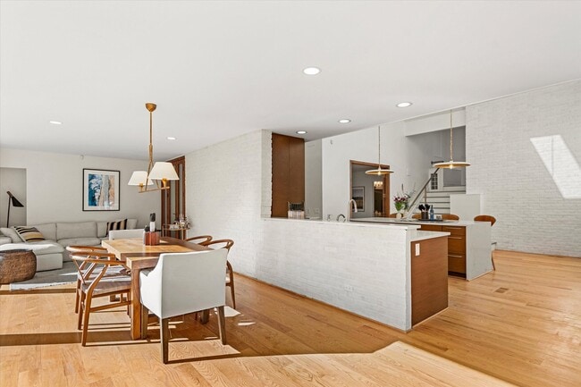 Building Photo - 3936 Holden Dr