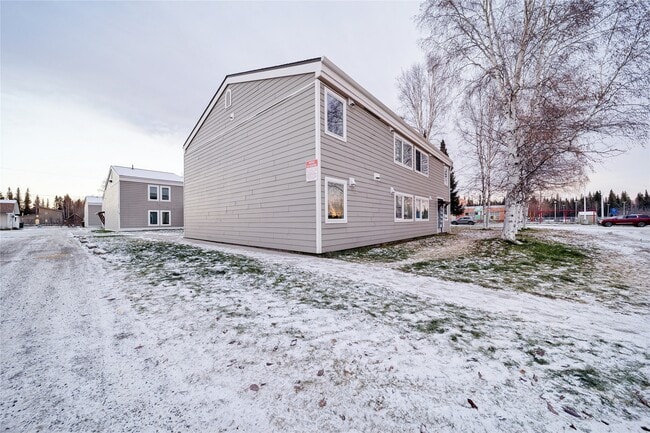 Building Photo - 350 S Santa Claus Ln