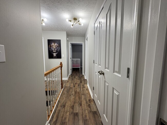 Building Photo - 515 Fox Trot Dr