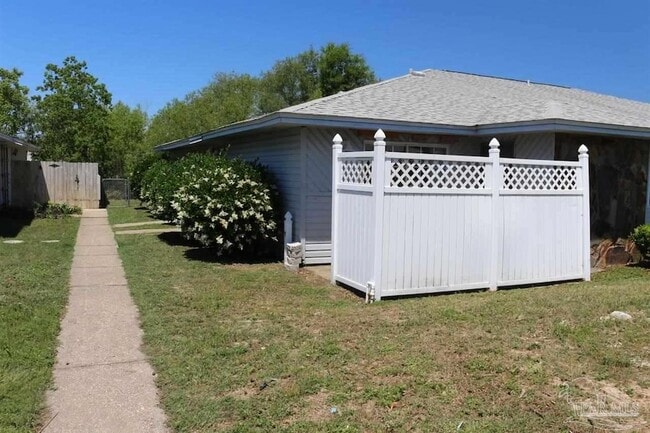 Primary Photo - 3352 Green Briar Cir