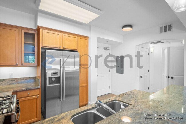 Building Photo - 1310 Creekside Dr