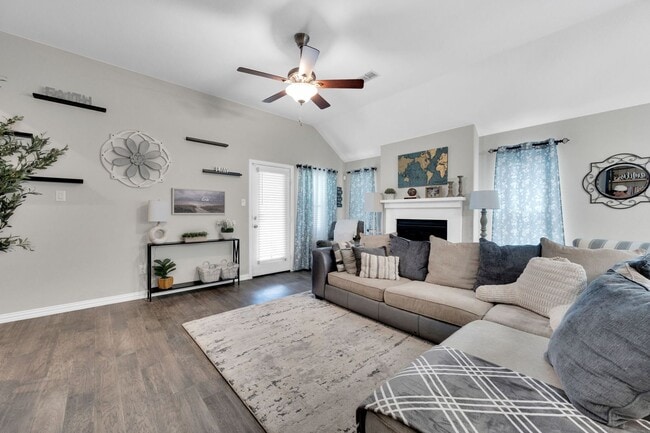 Building Photo - Beautifully Designed Ranch-Style Home in Prime Midlothian Location!