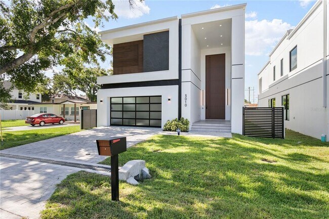 Building Photo - 3010 W Trilby Ave