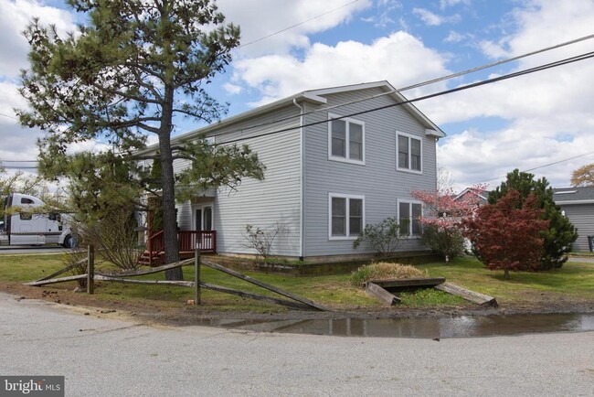 Building Photo - 3937 Glenhurst Rd