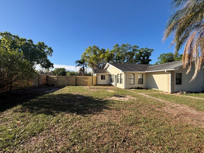 Building Photo - Spacious Open-Concept Home with Bonus Patio & Fenced Yard