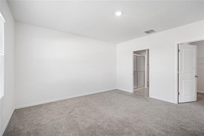 Building Photo - 35694 Sunflower Hl Dr