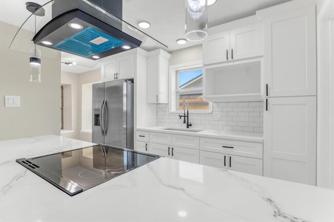 Building Photo - 9611 Camrose Ct