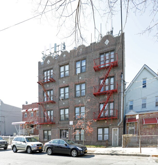 Building Photo - 840 E 226th St