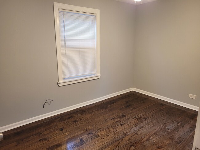 Building Photo - 8617 S Bennett Ave